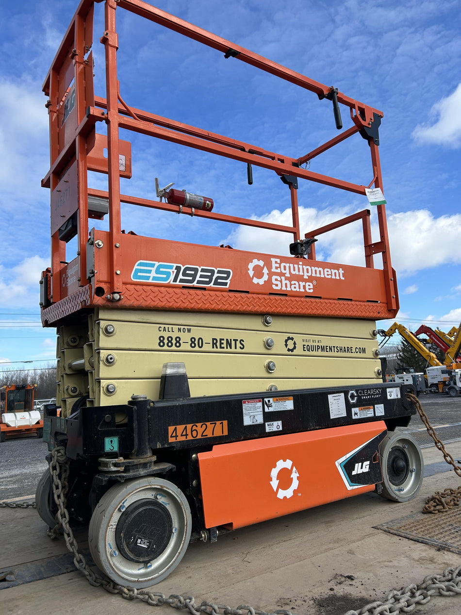 2024 JLG ES1932