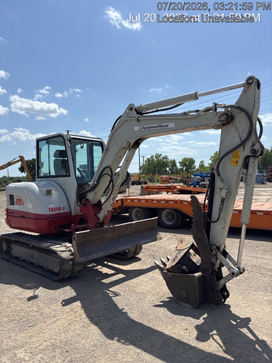 2021 TAKEUCHI TB250-2C