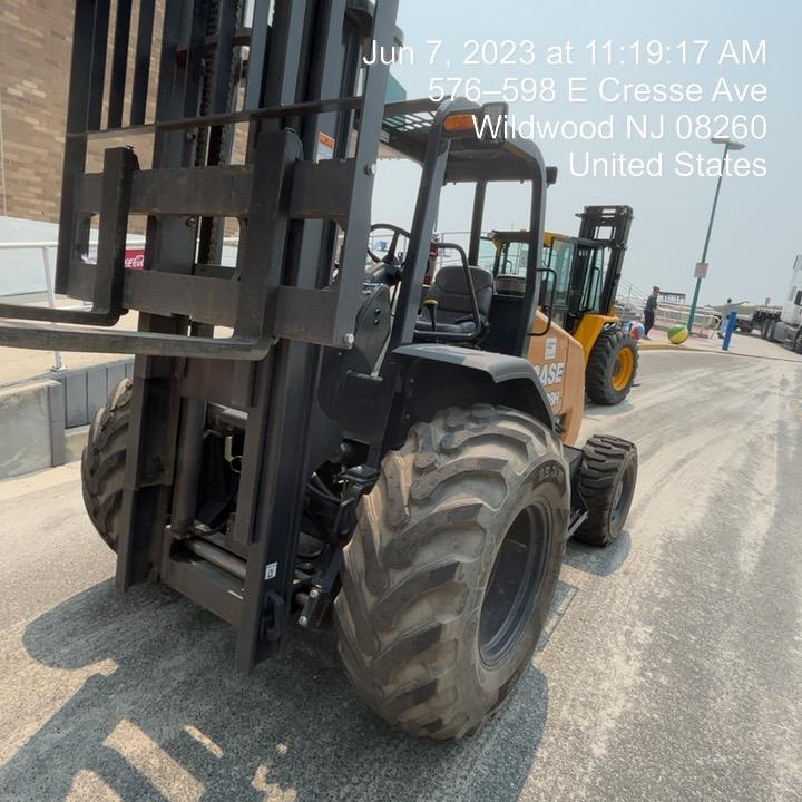 2023 CASE 588H