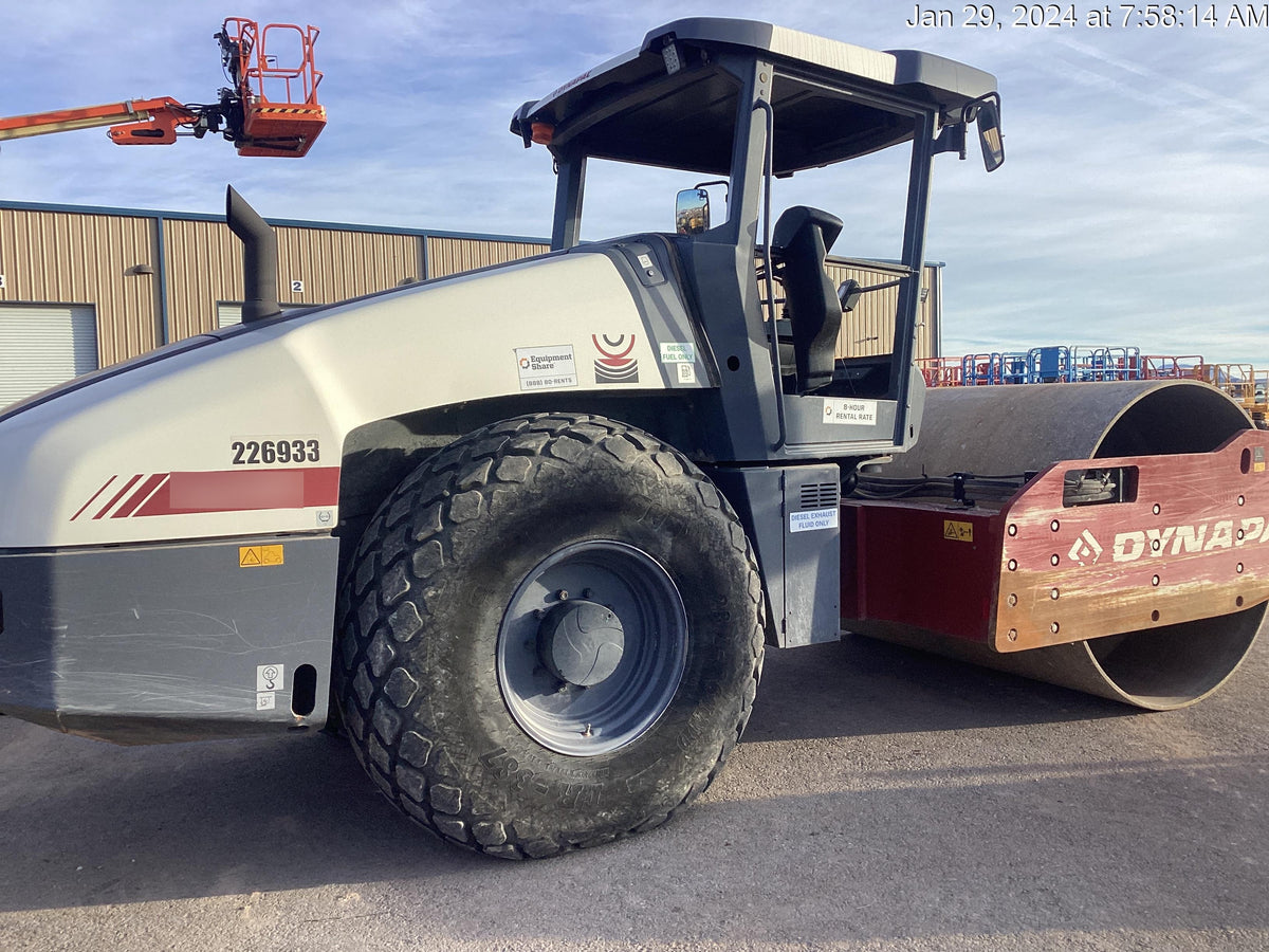 2022 DYNAPAC CA2500D