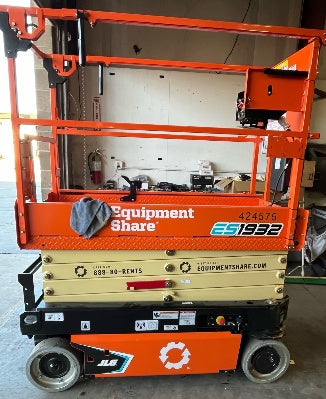 2024 JLG ES1932