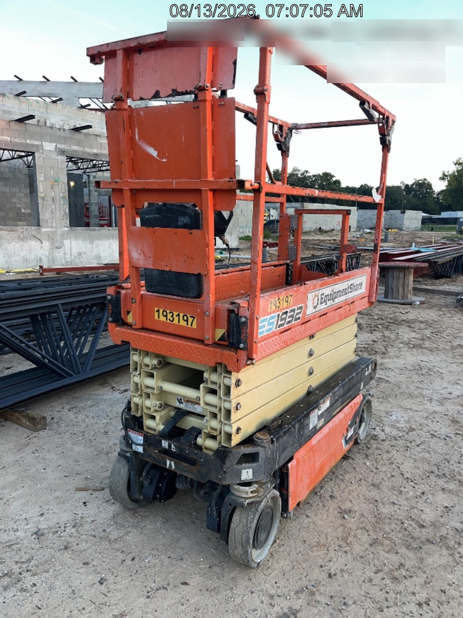 2021 JLG ES1932