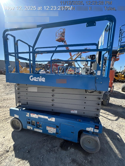 2019 Genie GS-4047 Folding rails with half height swing gate