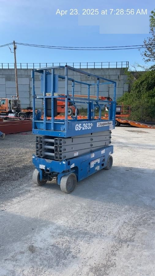 2020 Genie GS-2632 Standard, Folding half height swing gate