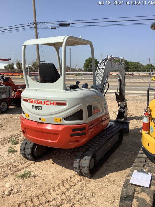 2021 TAKEUCHI TB235-2R