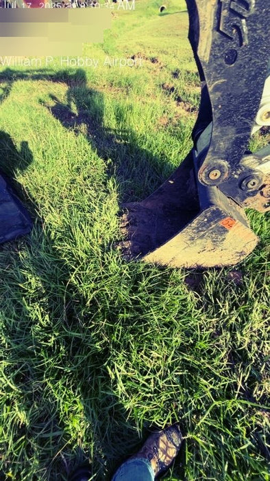 2025 TAKEUCHI 24" Bucket Takeuchi