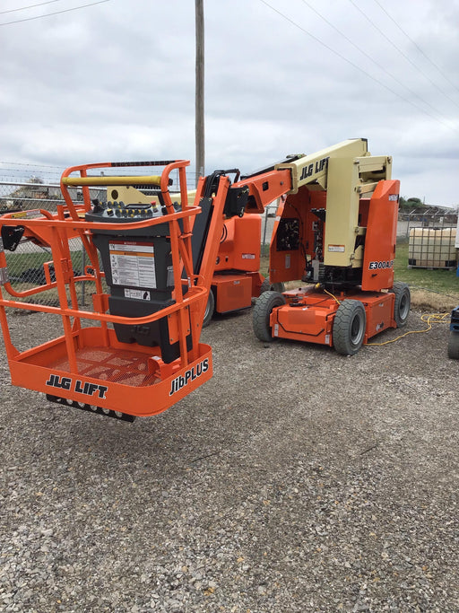2019 JLG E300AJP
