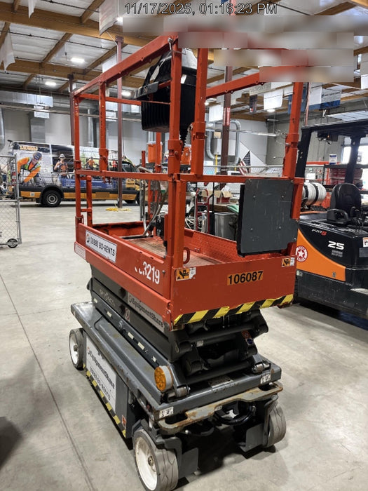 2020 Skyjack SJIII-3219 Solid NM Tires, Half height spring hinged entry gate, Dual Beacons, 800W Inverter