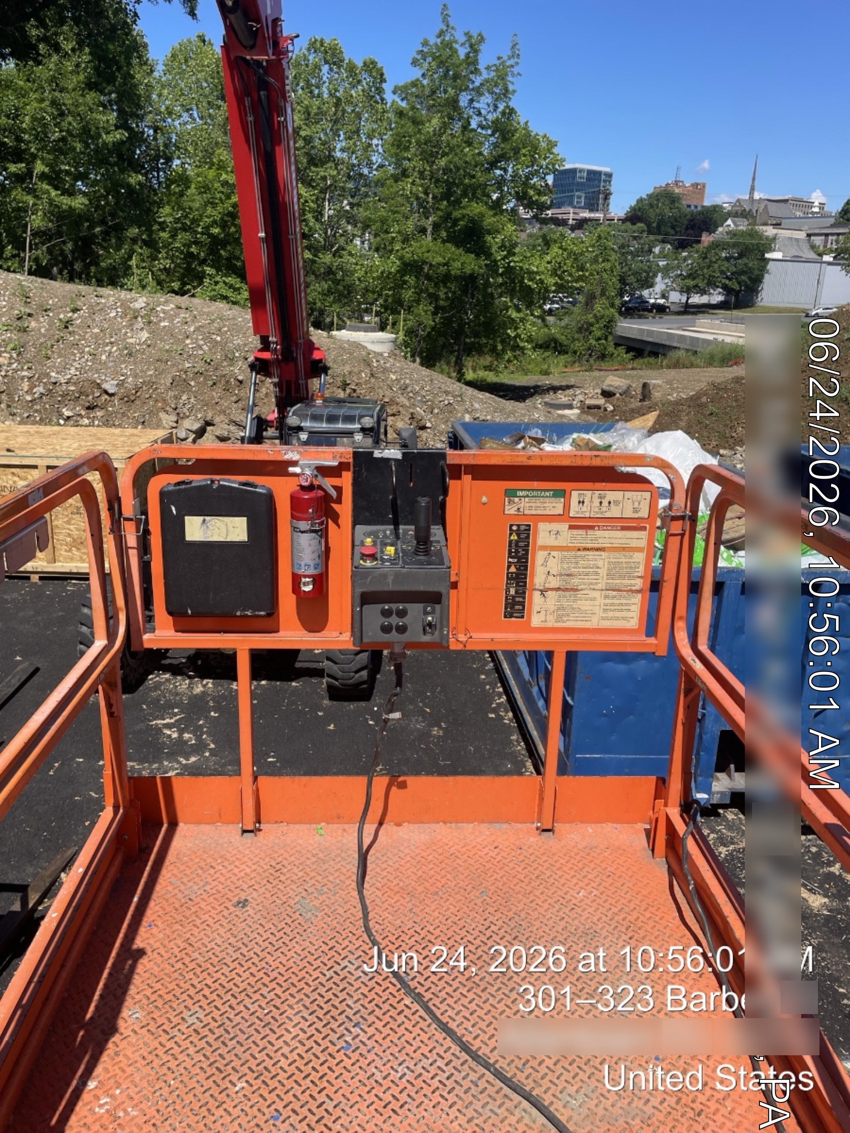 2019 JLG 4069LE Solid Non Marking Tires, Rotating Beacon