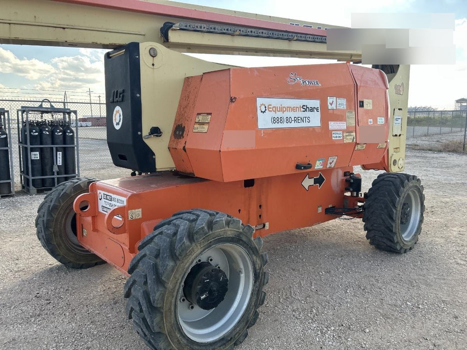 2019 JLG 800AJ