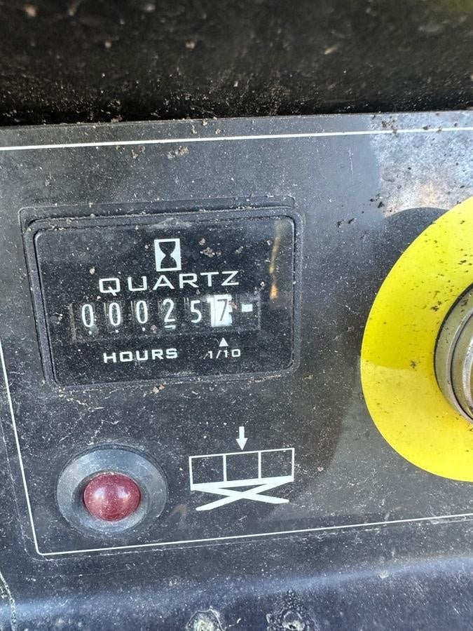 2022 JLG R1932