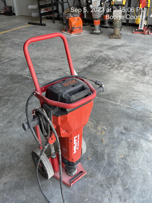 2022 HILTI TE 3000-AVR