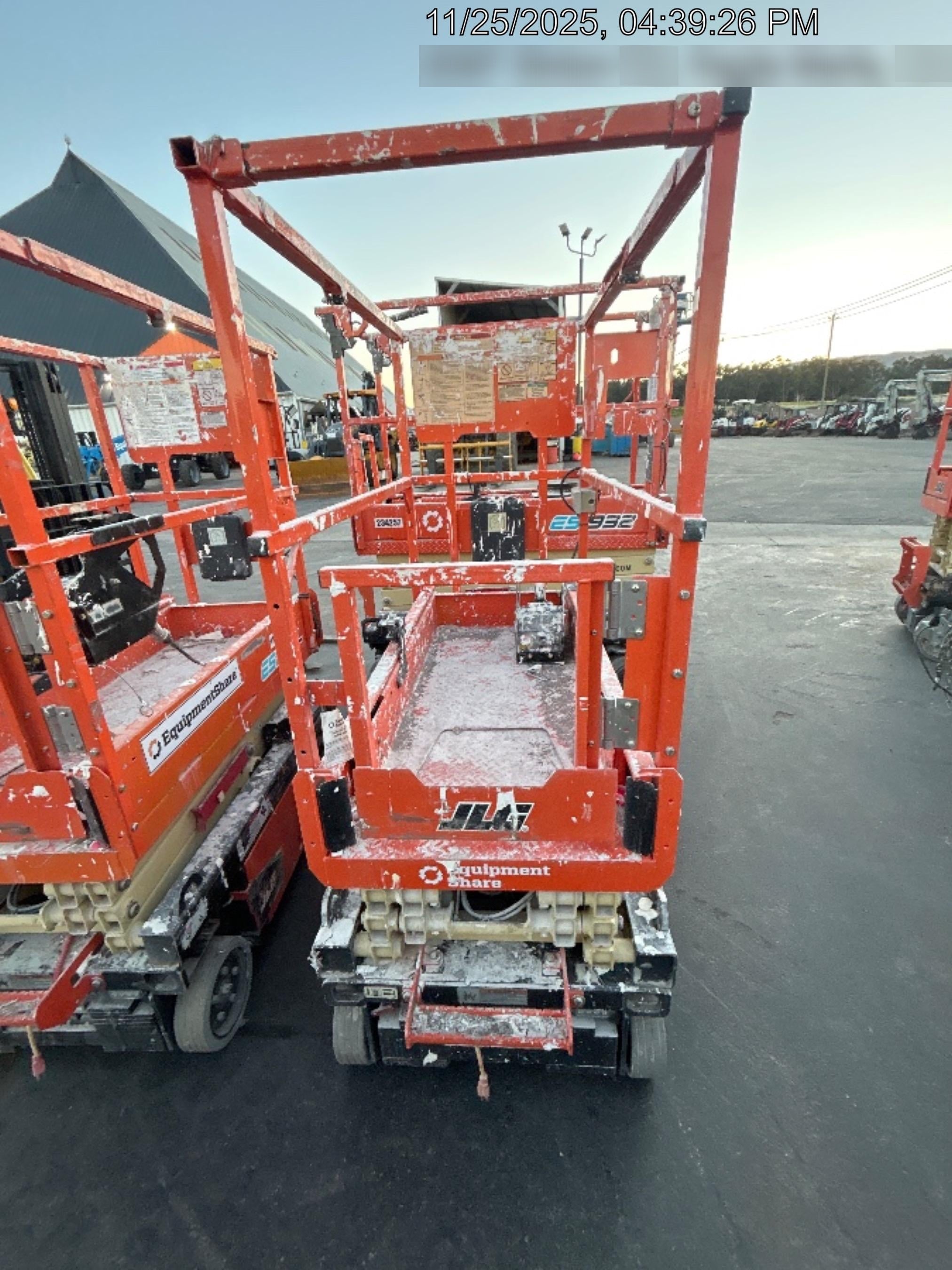 2022 JLG ES1330L
