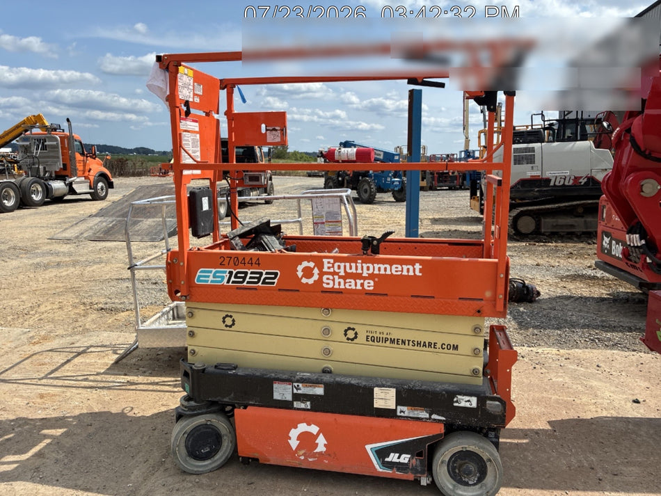 2022 JLG ES1932