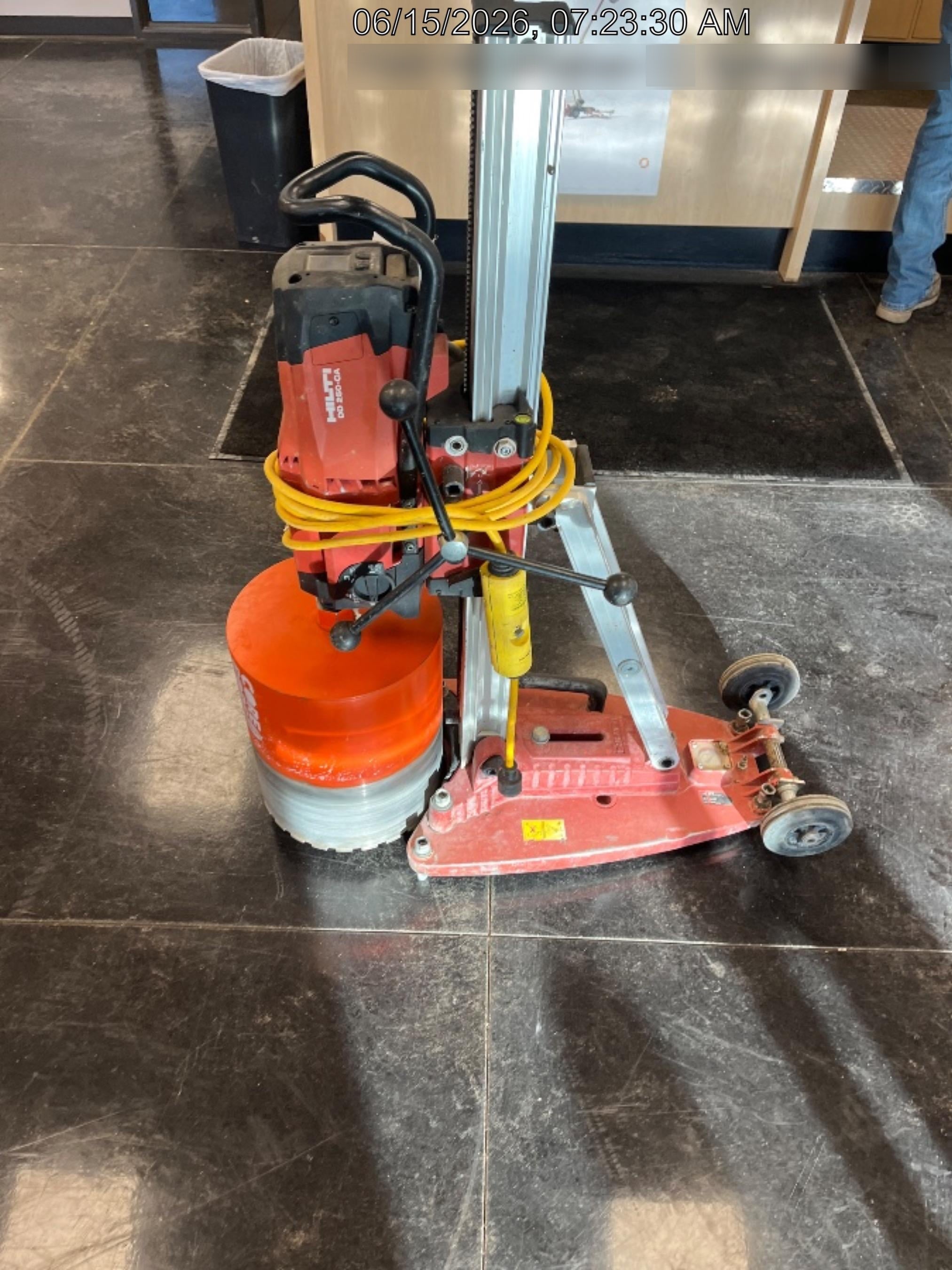 2022 HILTI DD250E