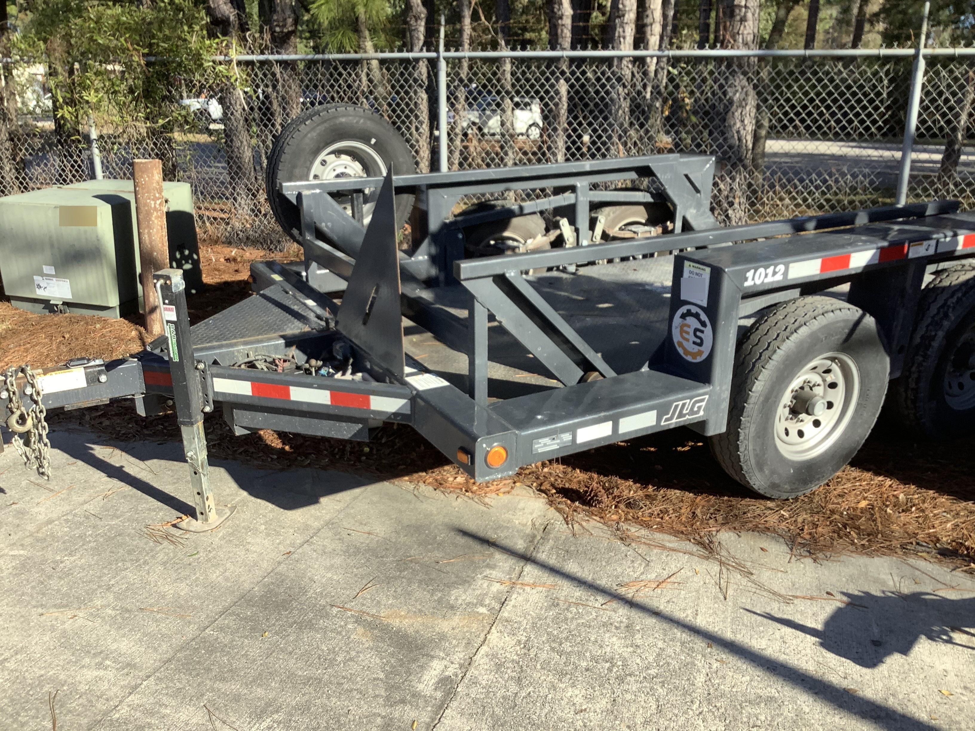 2018 JLG 1012