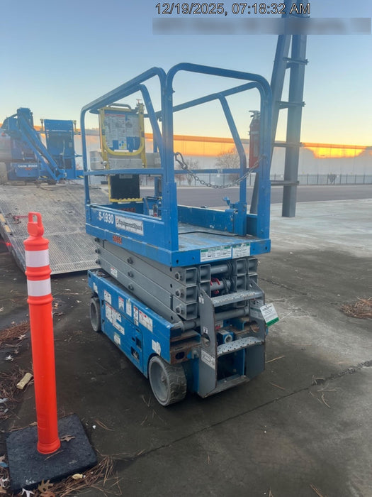 2019 Genie GS-1930 Fixed Rails with Chain Entry