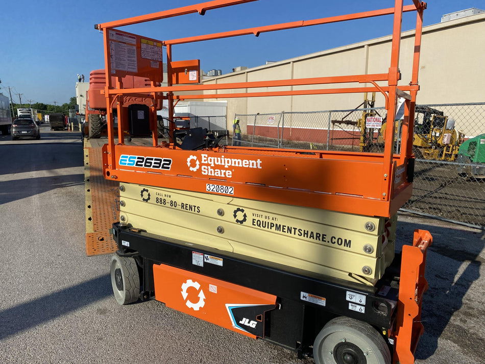 2023 JLG ES2632