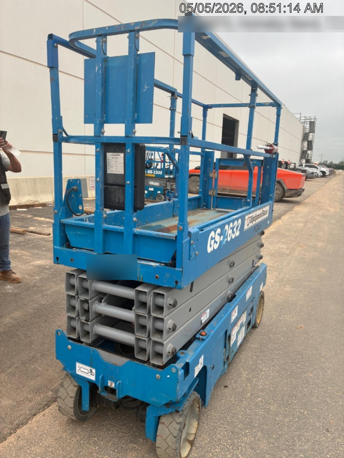 2019 Genie GS-2632 Folding rails with half height swing gate