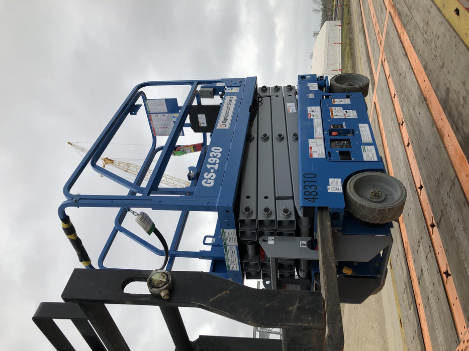 2019 Genie GS-1930 Fixed Rails with Chain Entry