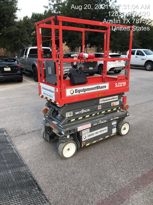 2020 Skyjack SJIII-3219 Solid NM Tires, Half height spring hinged entry gate, Dual Beacons, 800W Inverter