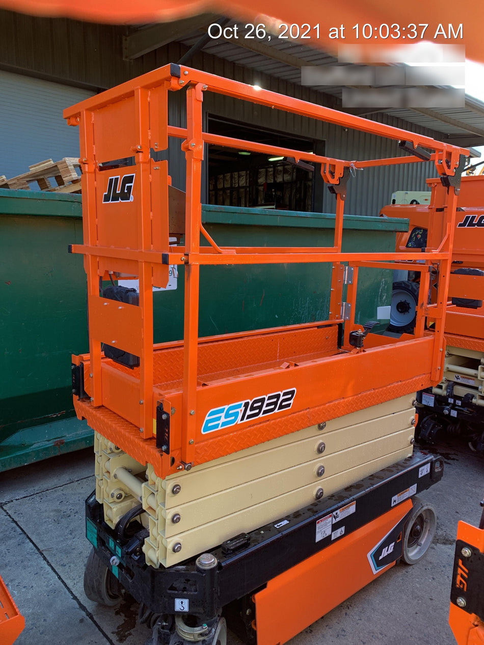 2021 JLG ES1932