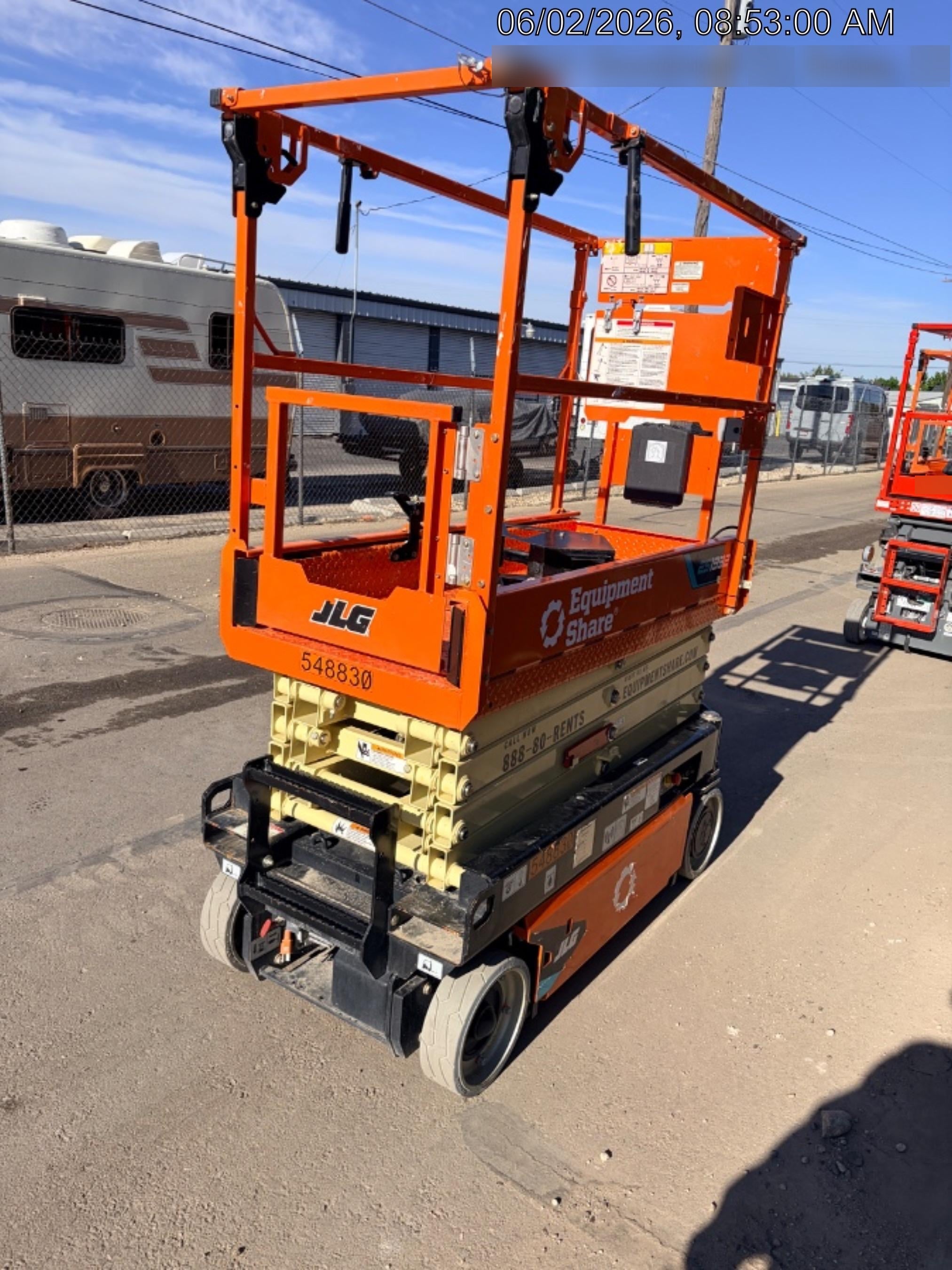 2025 JLG ES1932