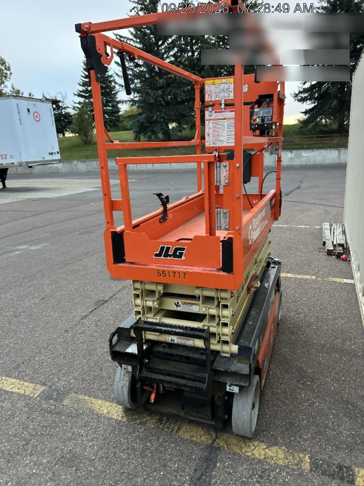 2025 JLG ES1932
