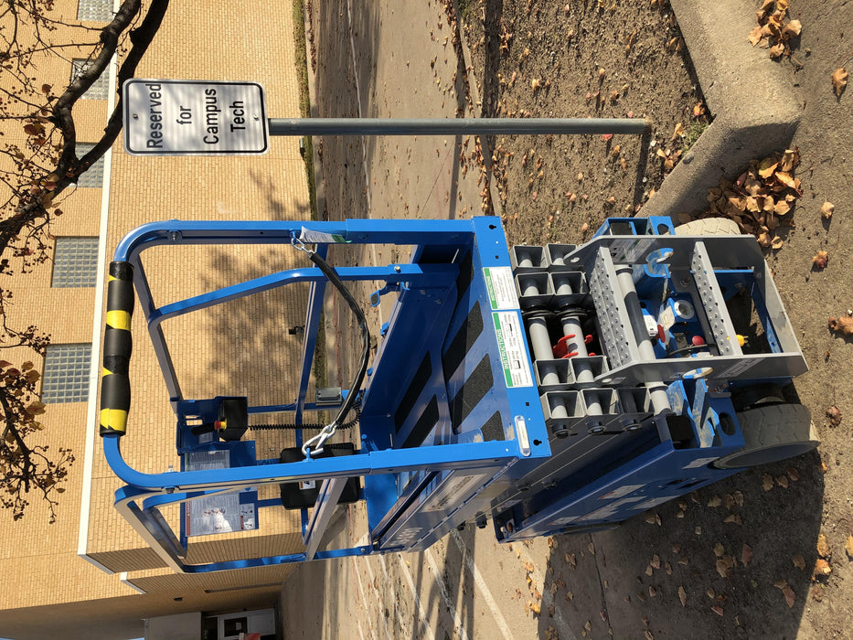 2019 Genie GS-1930 Fixed Rails with Chain Entry