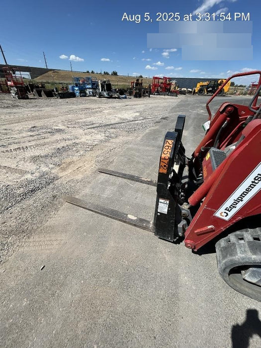 2021 TAKEUCHI 48" Pallet Forks - Takeuchi