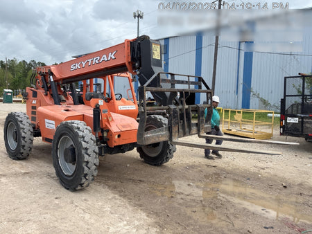 2019 Skytrak 6036 Canopy, Solid Tires, LED Work Lights, Beacon w/72" Carriage, 48" Pallet Forks