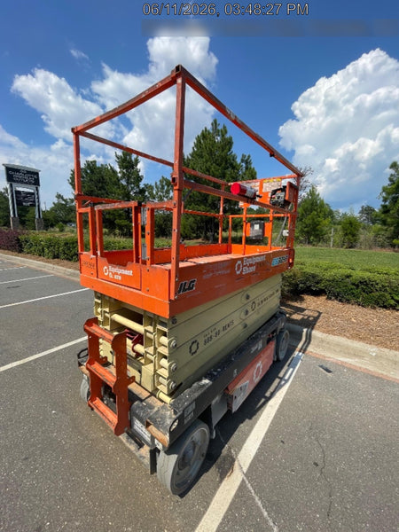 2023 JLG ES3246