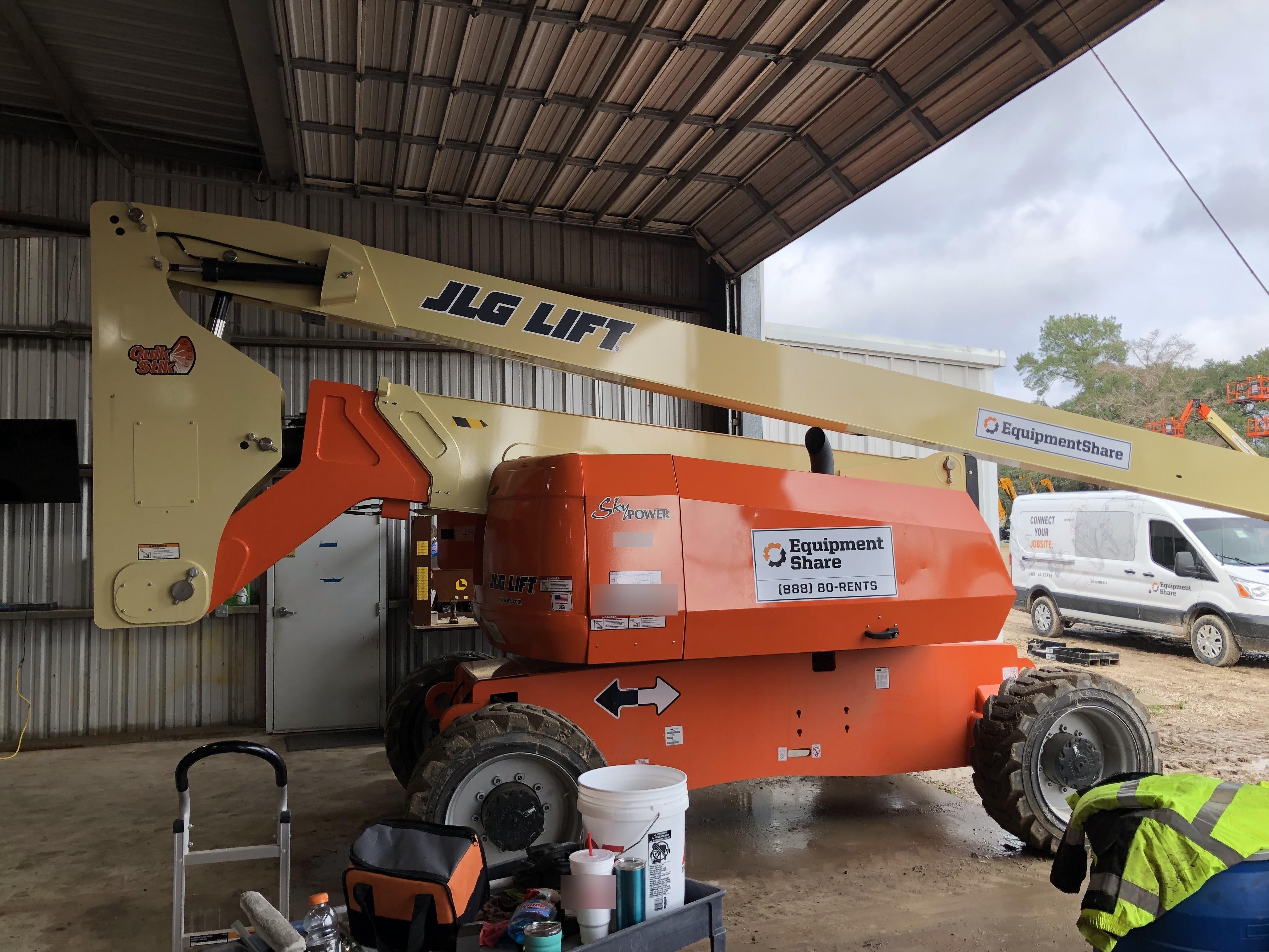 2020 JLG 800AJ
