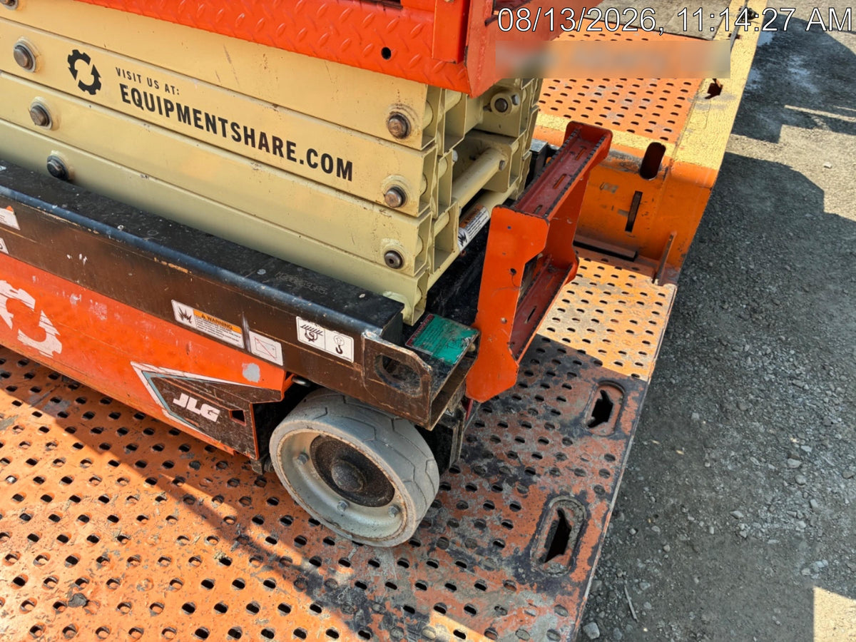 2022 JLG ES1932