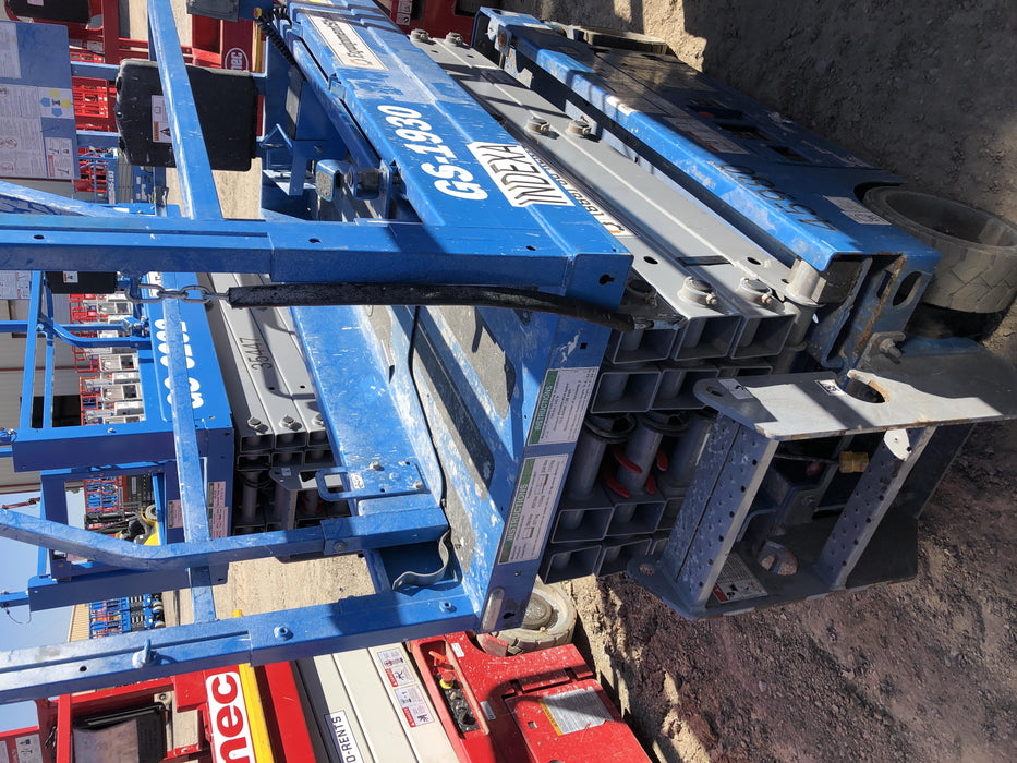 2019 Genie GS-1930 Fixed rails with chain Entry