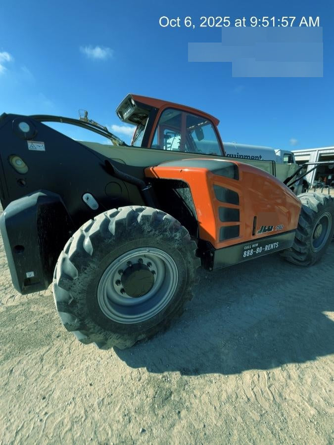2025 JLG 1732