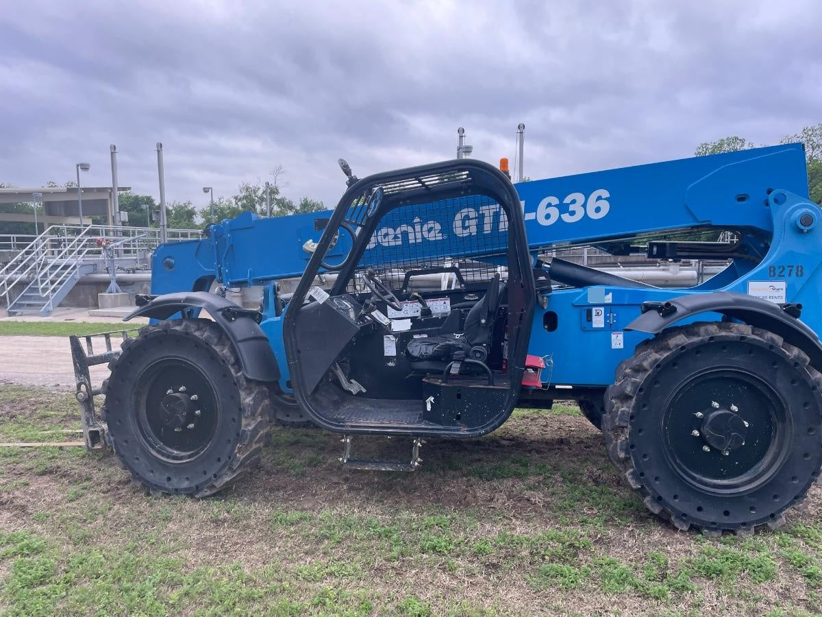 2018 Genie GTH-636 Genie GTH-636 w/Open ROPS, Solid Tires, Work Light/Beacon, 48" Carriage and Forks