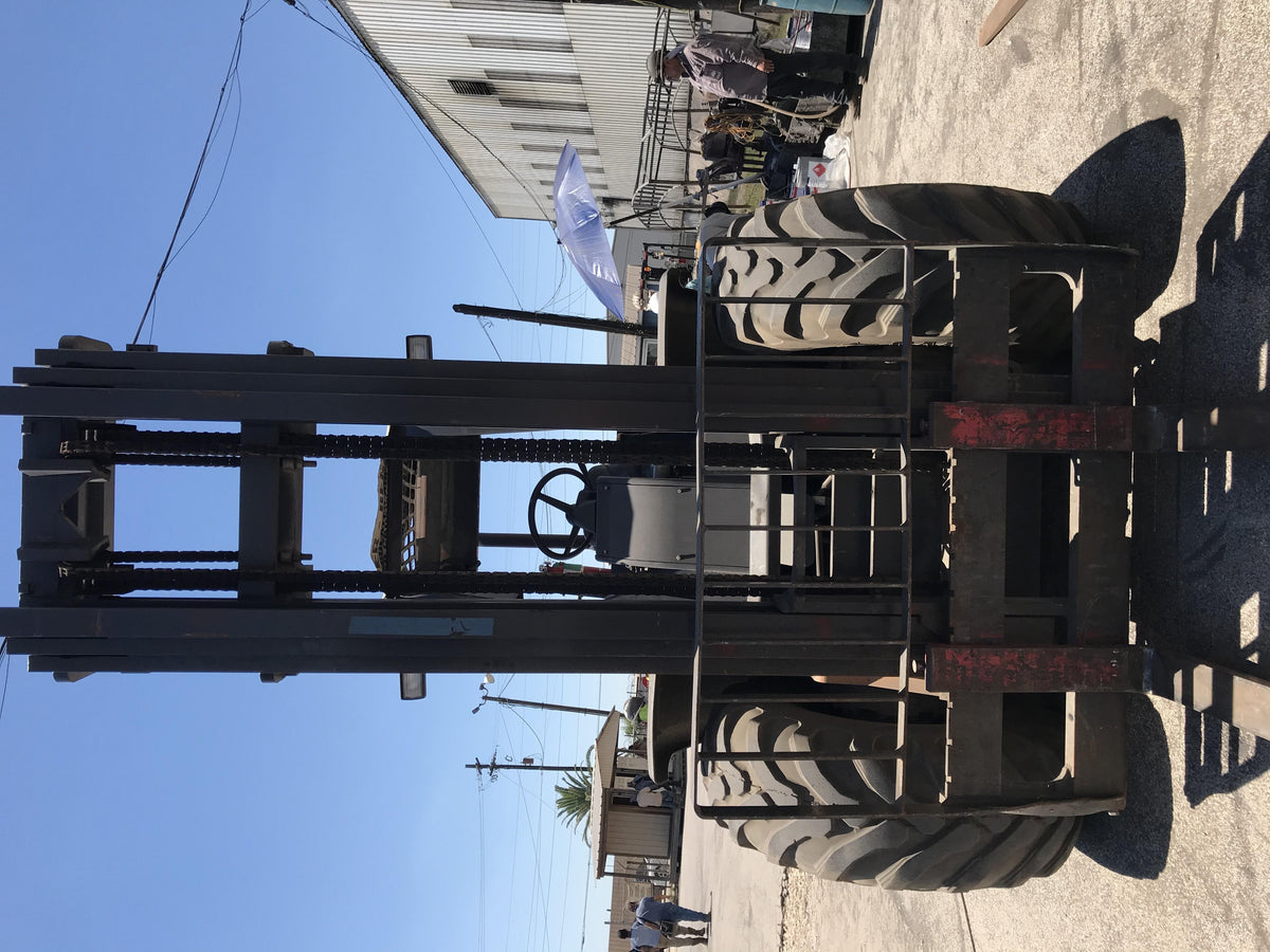 2019 CASE 588H
