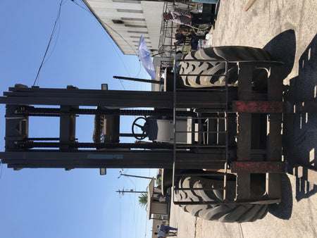 2019 CASE 588H