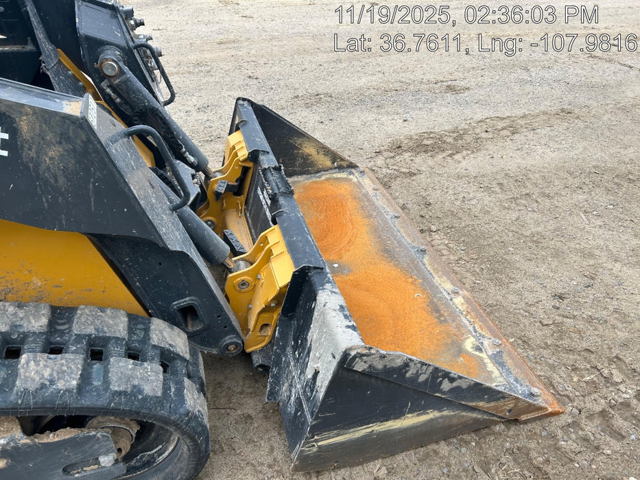 2025 JOHN DEERE 72" Skid Loader Bucket - John Deere C72