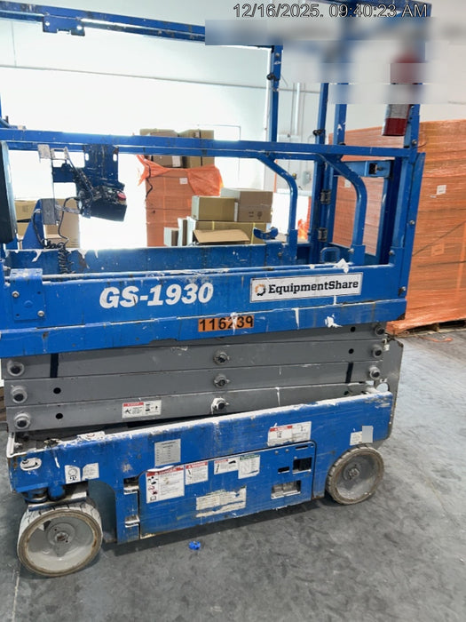 2020 Genie GS-1930 Solid Non Marking Tires, Beacon, Folding rails with half height swing gate