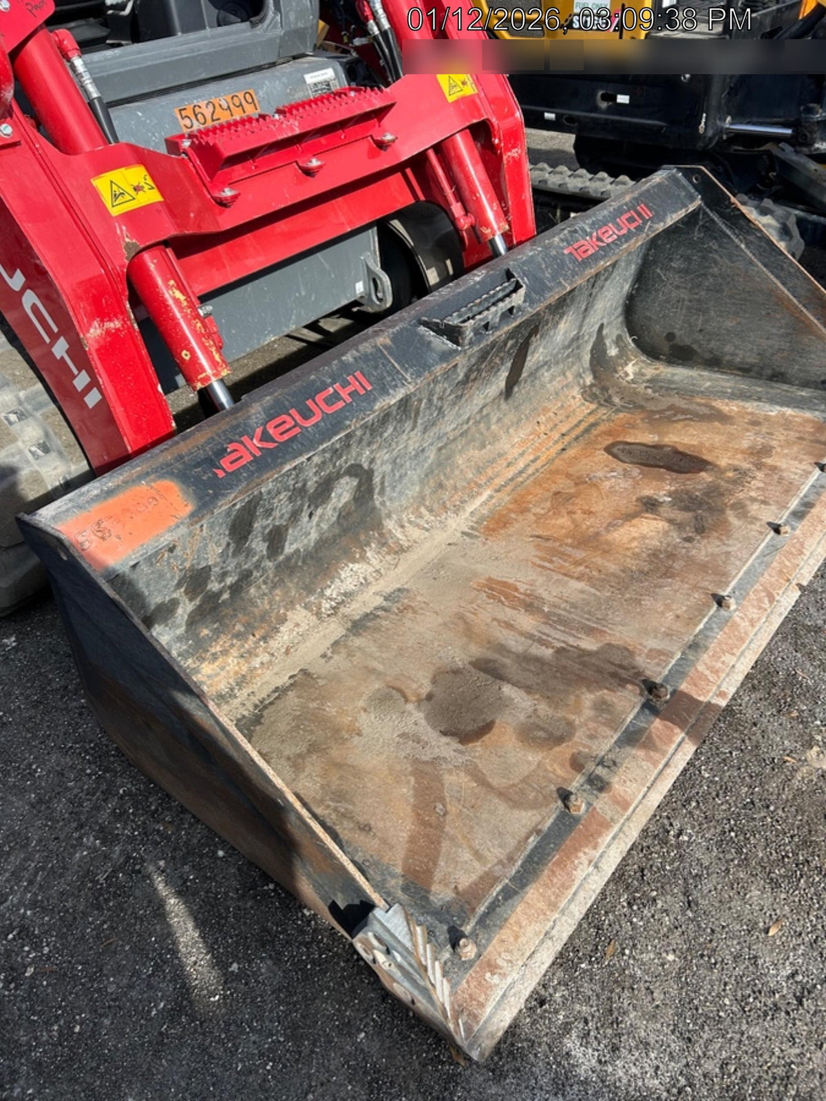 2025 TAKEUCHI 80" Smooth Bucket - Takeuchi