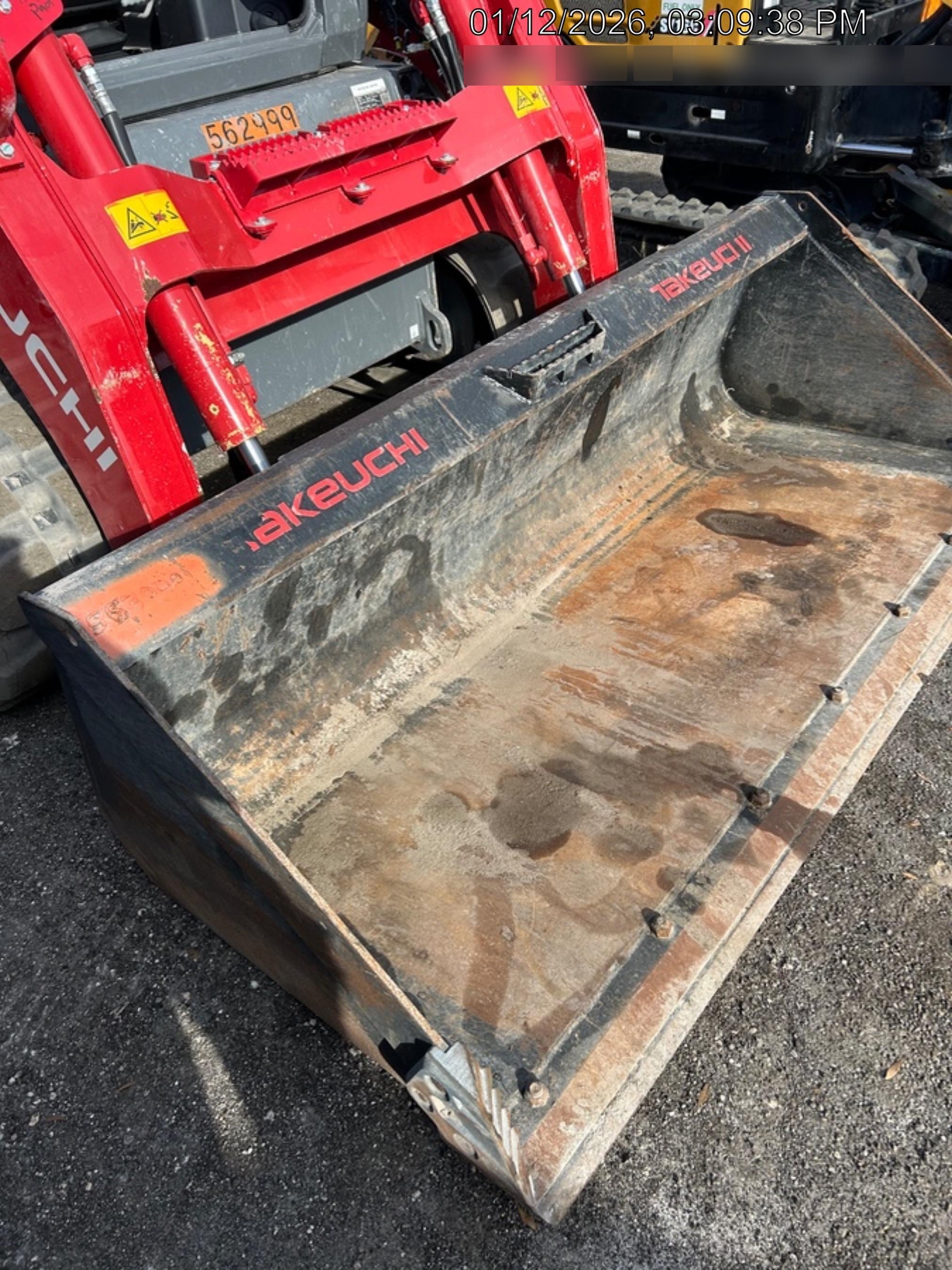 2025 TAKEUCHI 80" Smooth Bucket - Takeuchi