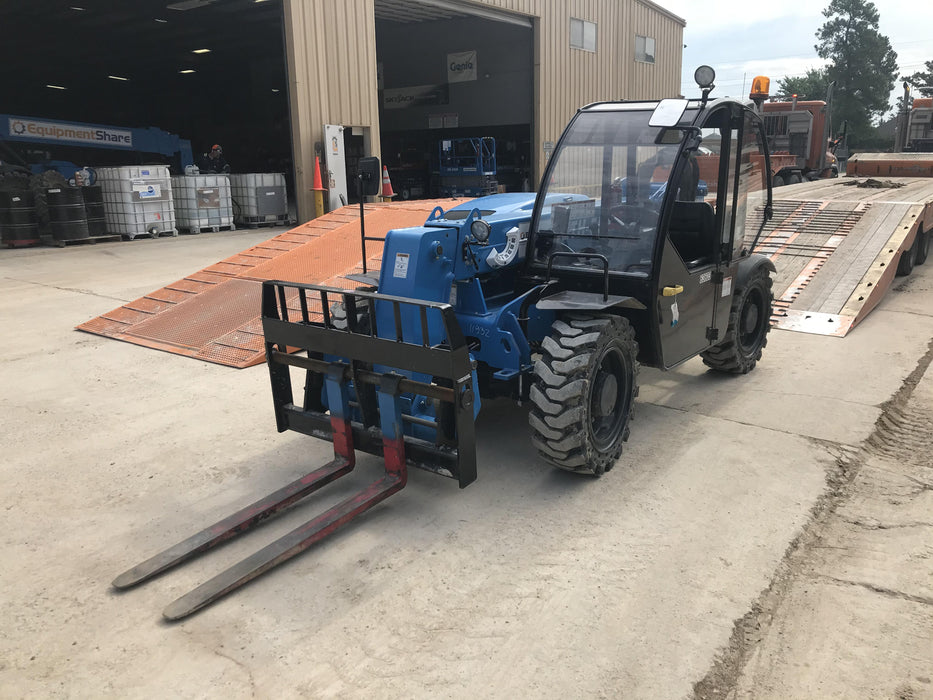 2020 Genie GTH-5519 Cab/Heat/Air, Solid Tires, Work Lights, Beacon, Aux Hydraulics, Back up Alarm w/48" Carriage, 48" Forks
