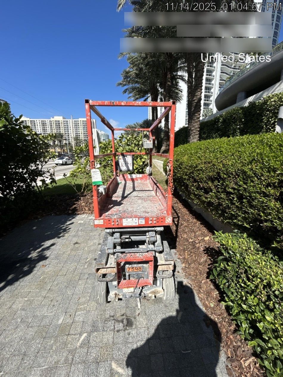 2018 Skyjack SJIII-3219 Skyjack SJIII3219 Scissor Lift w/Trojan Batteries