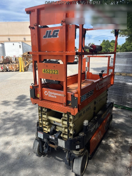 2024 JLG ES1932