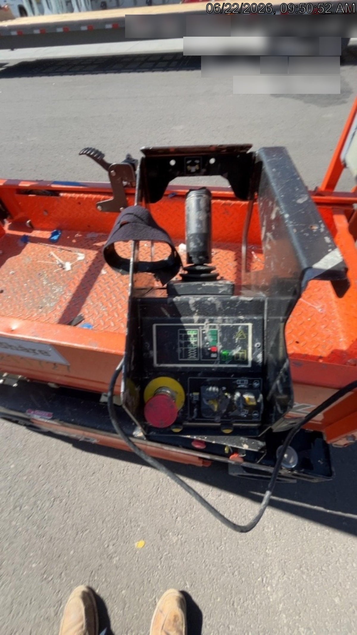 2022 JLG ES1330L