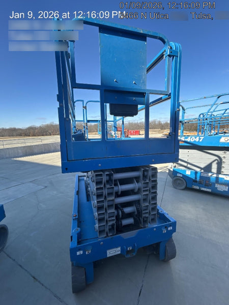 2019 Genie GS-4047 Folding rails with half height swing gate