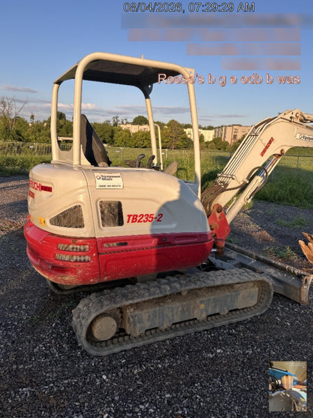 2022 TAKEUCHI TB235-2R