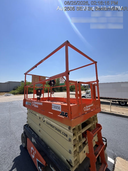 2022 JLG ES3246